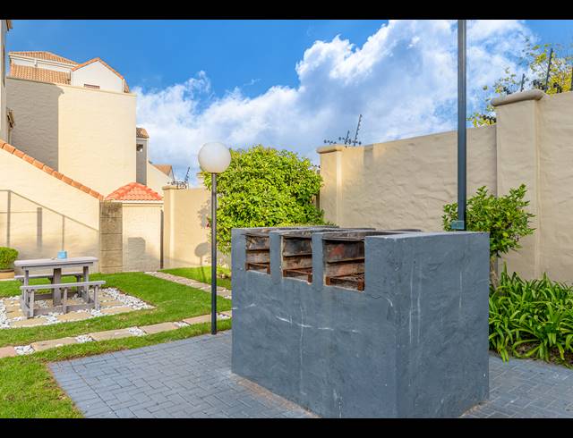 2 BEDROOM APARTMENT FOR SALE IN PAULSHOF
